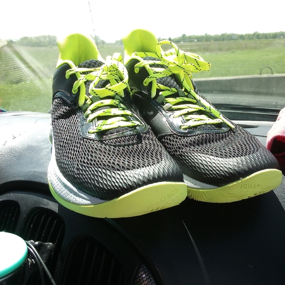 Under armour 62k Curry - Picture 7 of 9